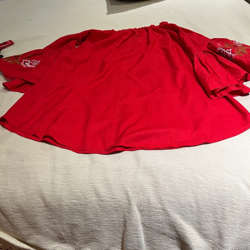 Cute red top